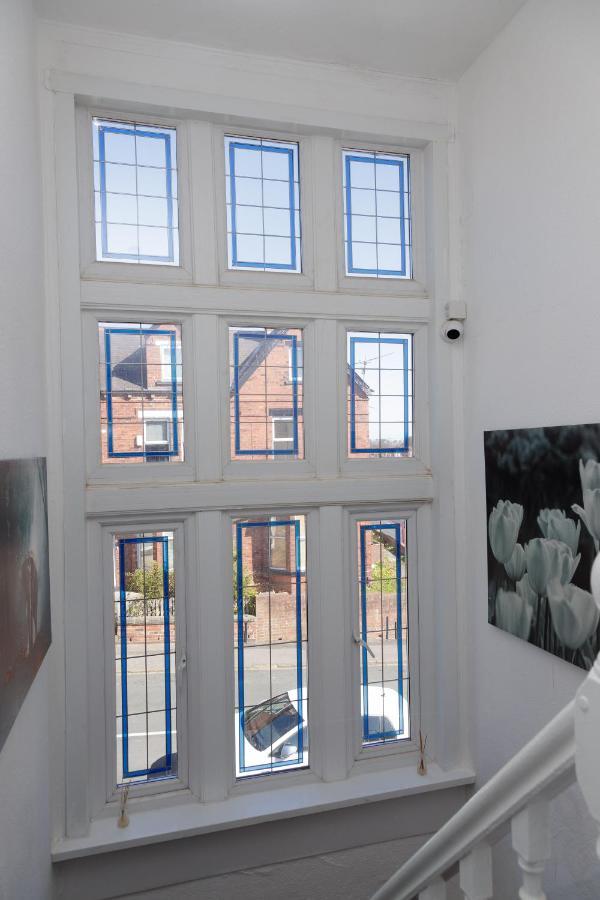 Kirkstall House Leeds  Exterior photo